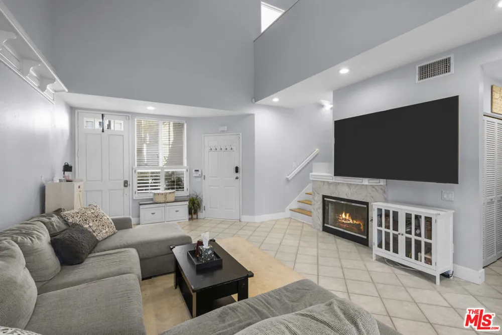 373 Blue Dolphin Drive Port Hueneme, CA 93041