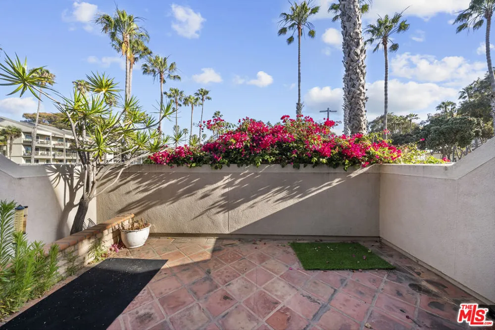 373 Blue Dolphin Drive Port Hueneme, CA 93041
