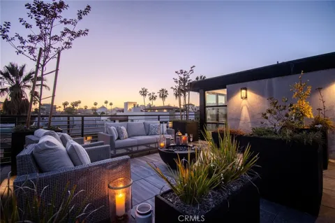 150 S Oak Knoll #202