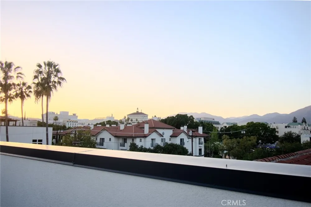 150 S Oak Knoll #202 Pasadena, CA 91101