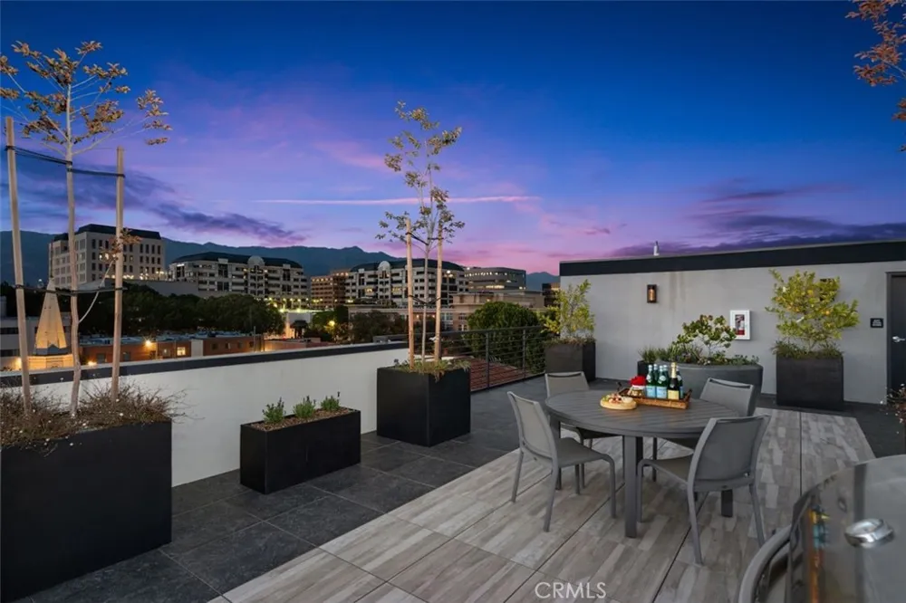 150 S Oak Knoll #202 Pasadena, CA 91101