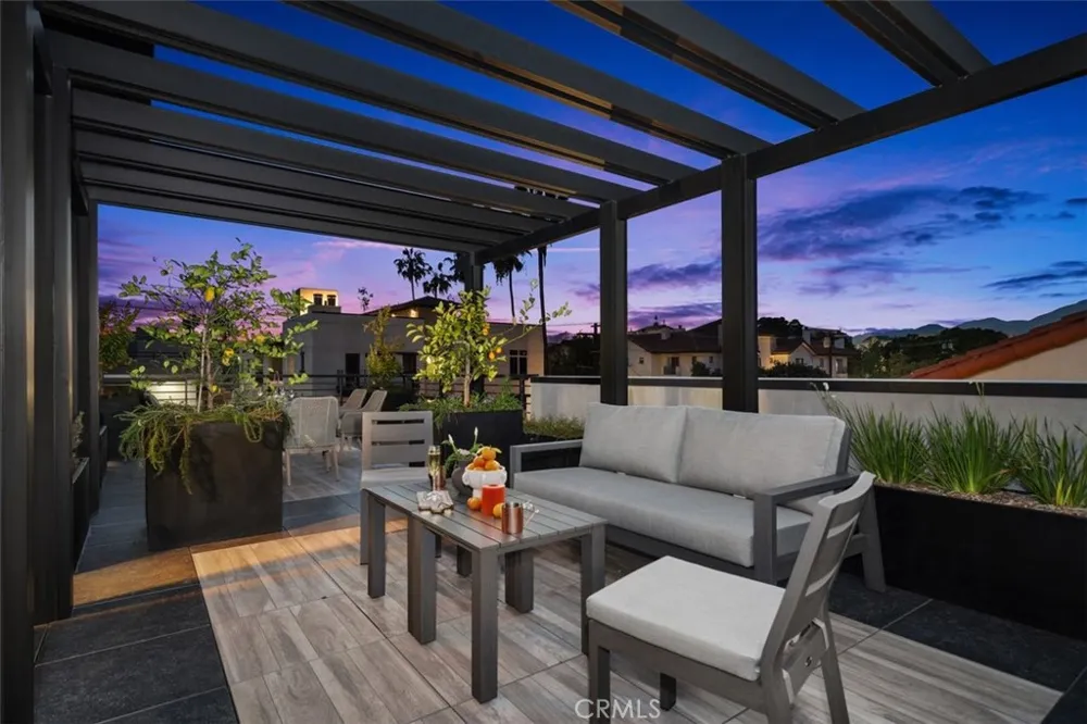 150 S Oak Knoll #202 Pasadena, CA 91101