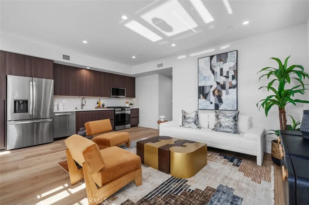 150 S Oak Knoll #202 Pasadena, CA 91101