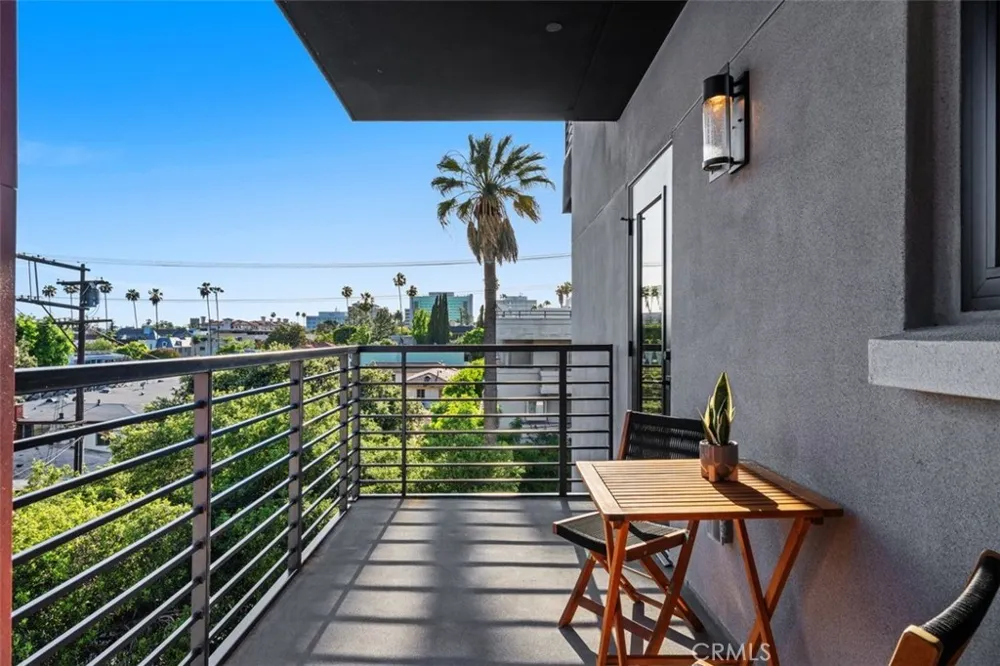 150 S Oak Knoll #202 Pasadena, CA 91101