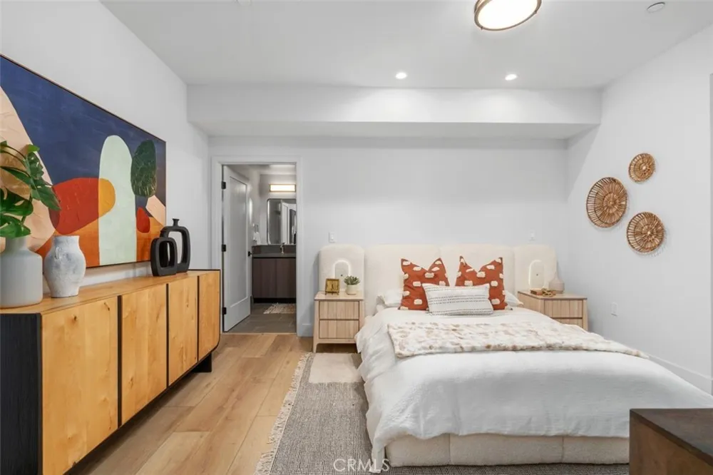 150 S Oak Knoll #202 Pasadena, CA 91101