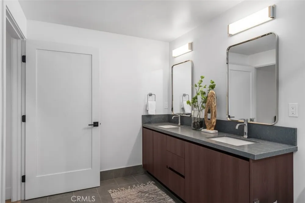 150 S Oak Knoll #202 Pasadena, CA 91101
