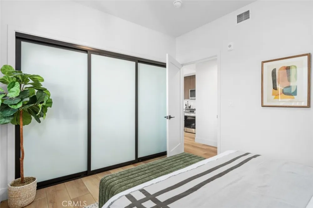 150 S Oak Knoll #202 Pasadena, CA 91101