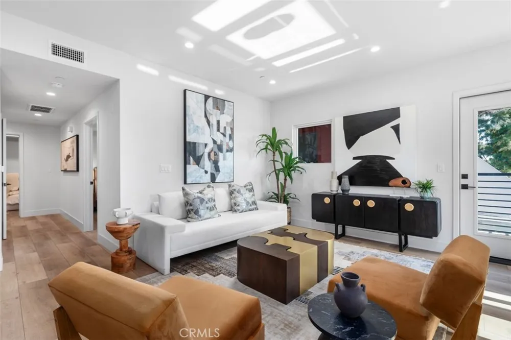 150 S Oak Knoll #202 Pasadena, CA 91101