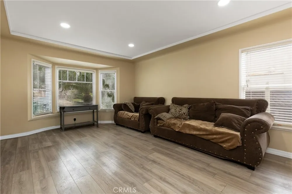 6612 Plaska Ave Huntington Park, CA 90255