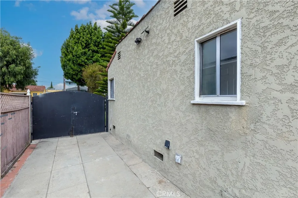 6612 Plaska Ave Huntington Park, CA 90255