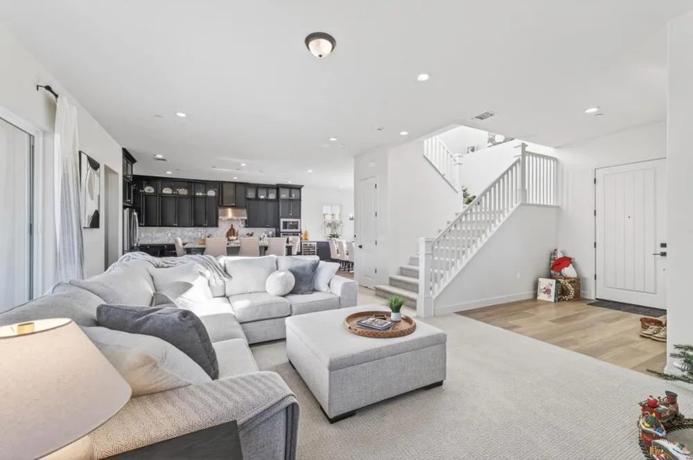585 Santa Lucia Way Marina, CA 93933