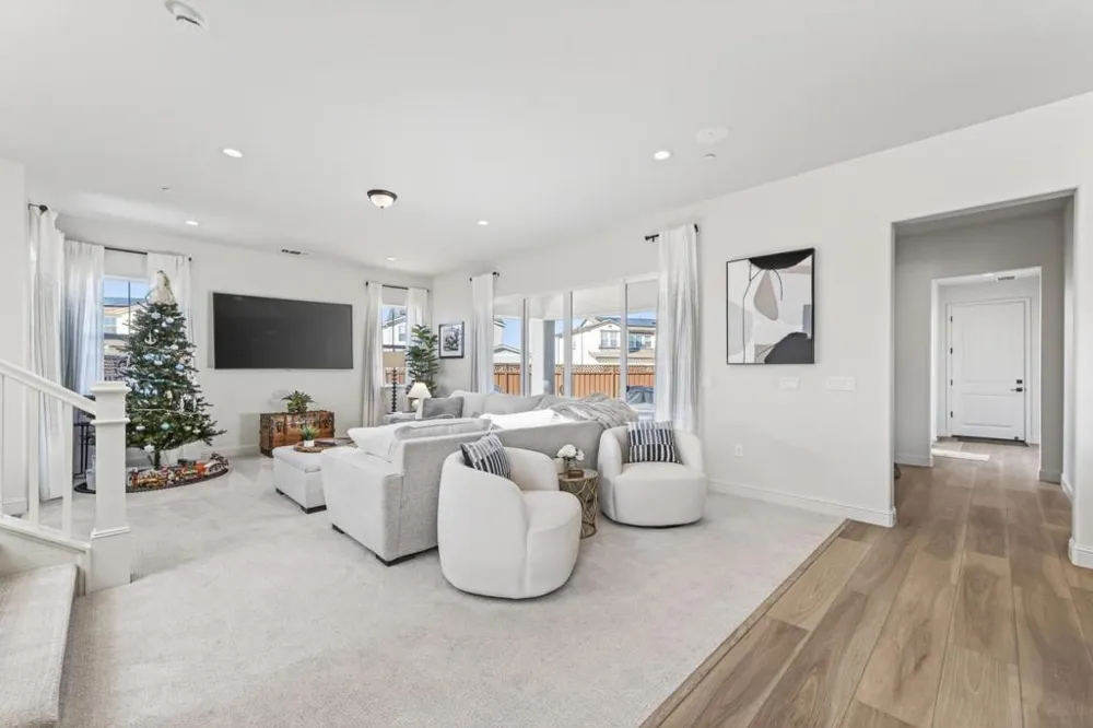 585 Santa Lucia Way Marina, CA 93933
