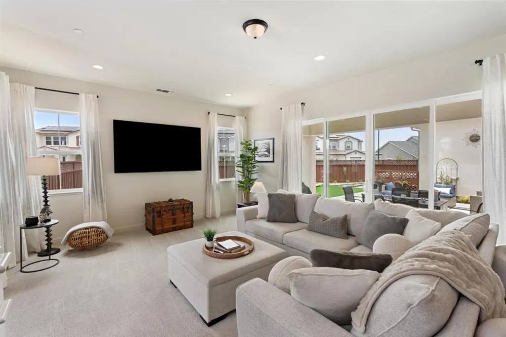 585 Santa Lucia Way Marina, CA 93933