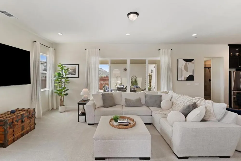 585 Santa Lucia Way Marina, CA 93933