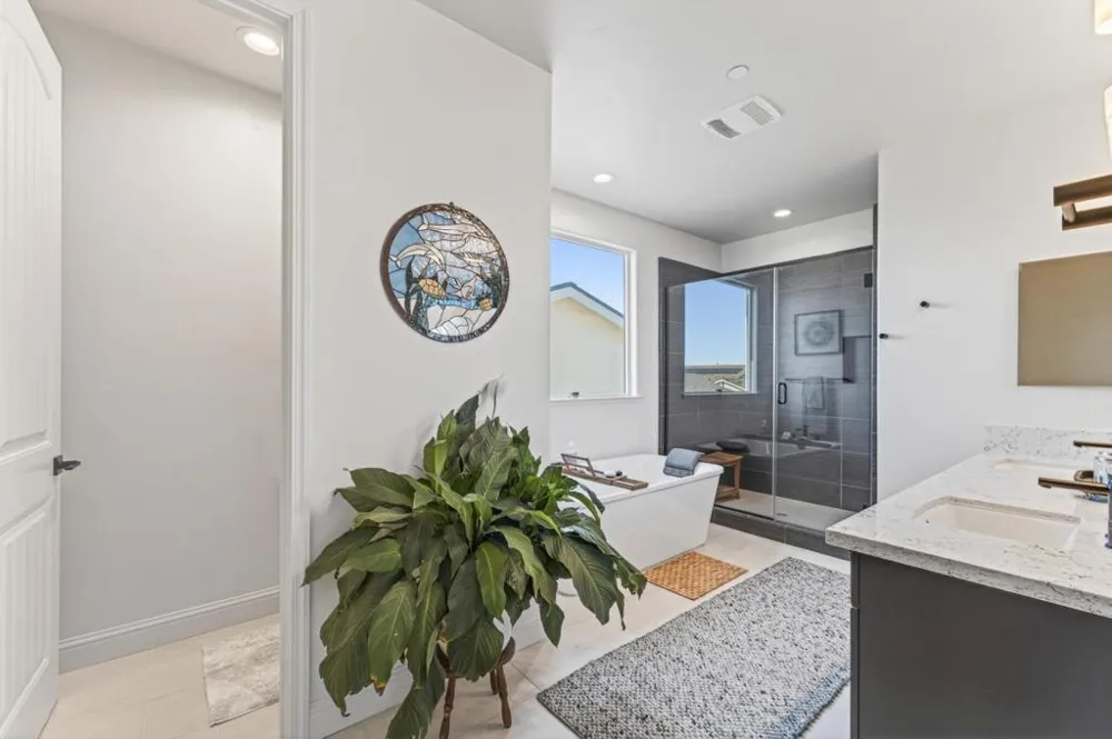 585 Santa Lucia Way Marina, CA 93933