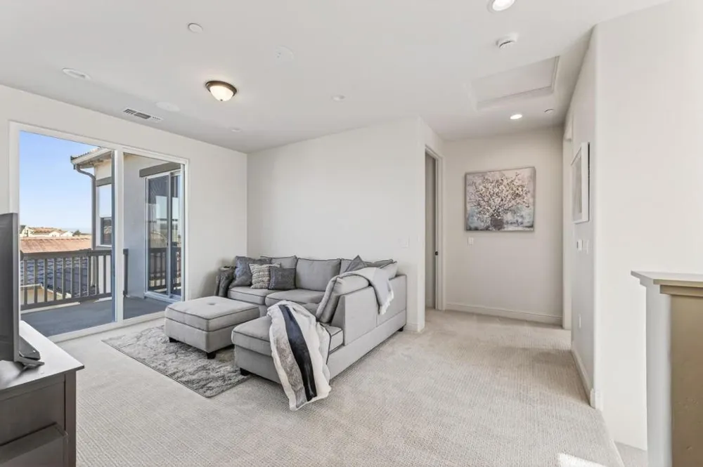 585 Santa Lucia Way Marina, CA 93933