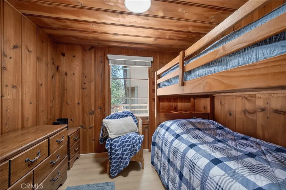 1674 Twin Lakes Wrightwood, CA 92397