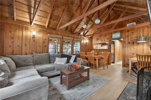 1674 Twin Lakes