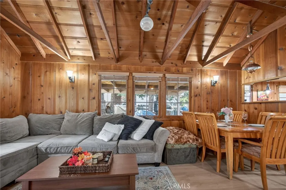 1674 Twin Lakes Wrightwood, CA 92397