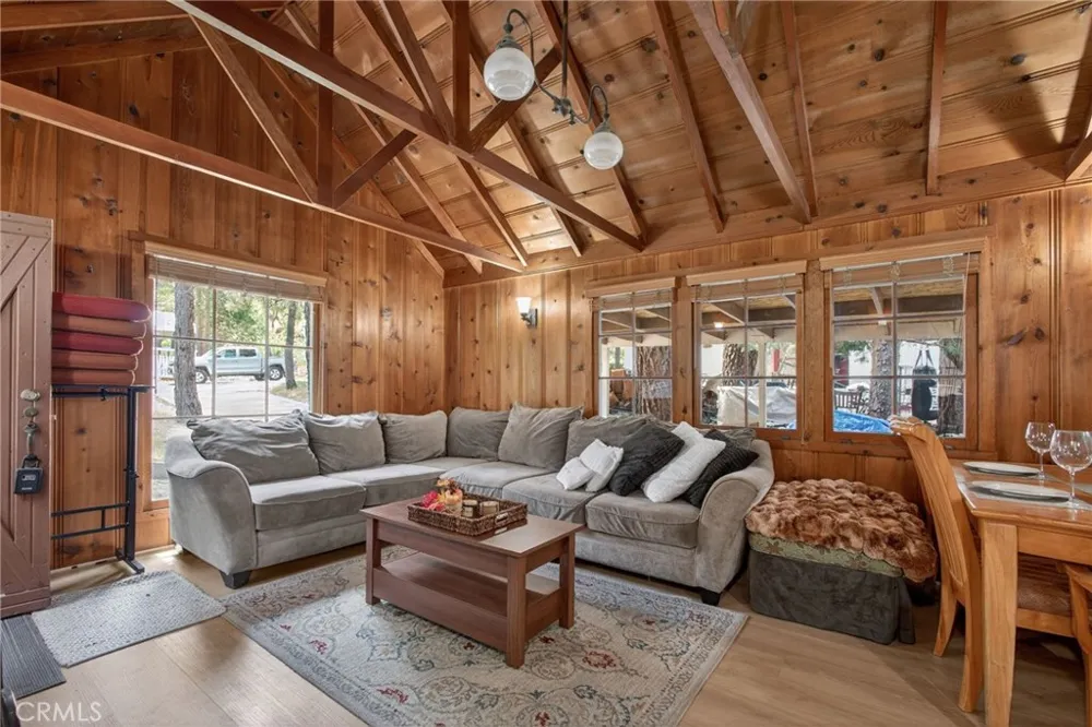1674 Twin Lakes Wrightwood, CA 92397