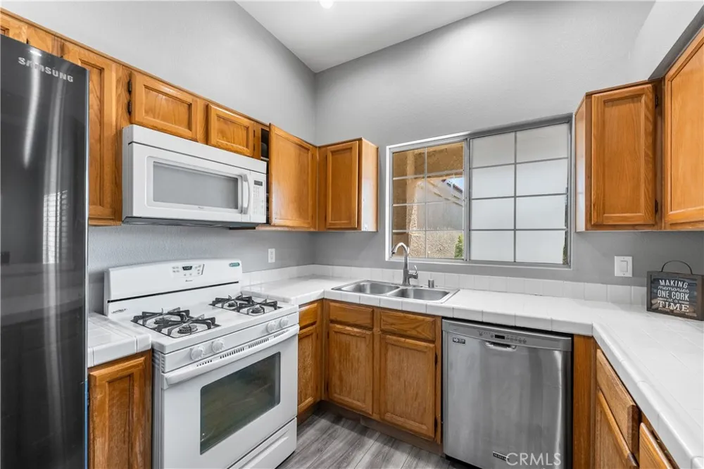 3633 Capri Court Rosamond, CA 93560