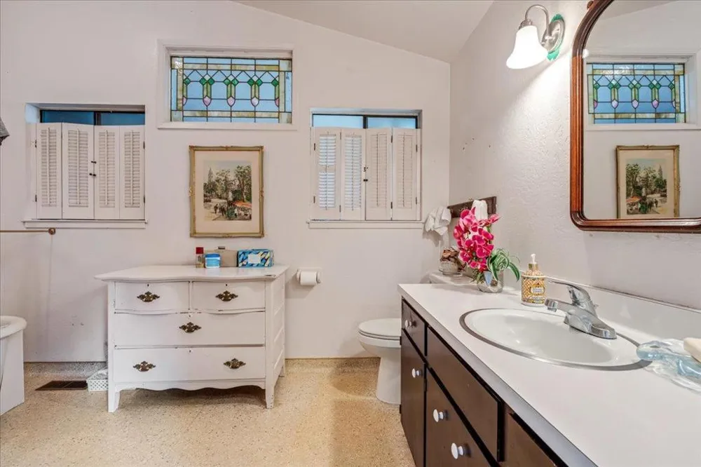 841 Congress Avenue Pacific Grove, CA 93950