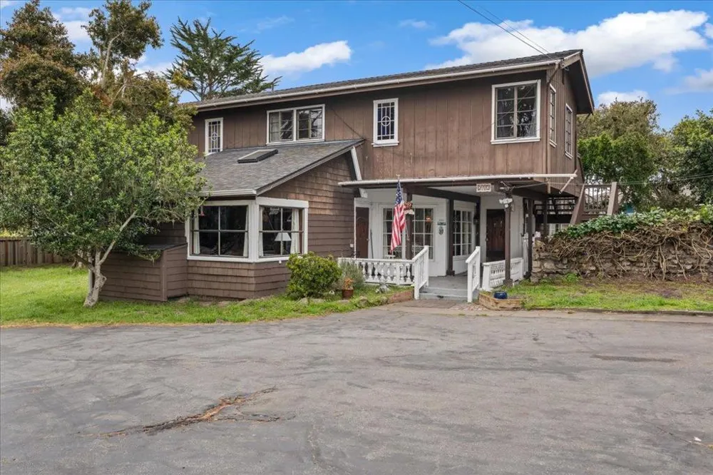 841 Congress Avenue Pacific Grove, CA 93950