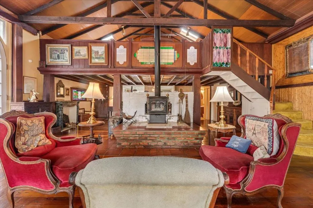 841 Congress Avenue Pacific Grove, CA 93950