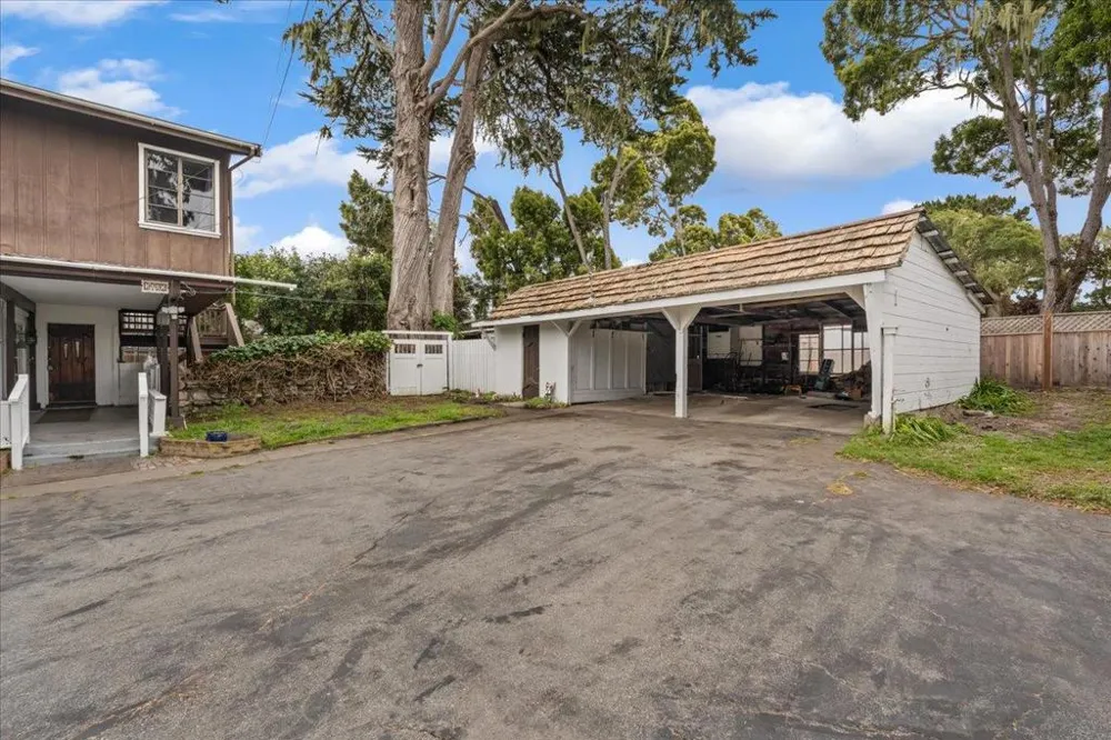 841 Congress Avenue Pacific Grove, CA 93950
