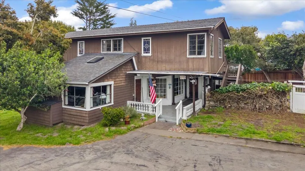 841 Congress Avenue Pacific Grove, CA 93950