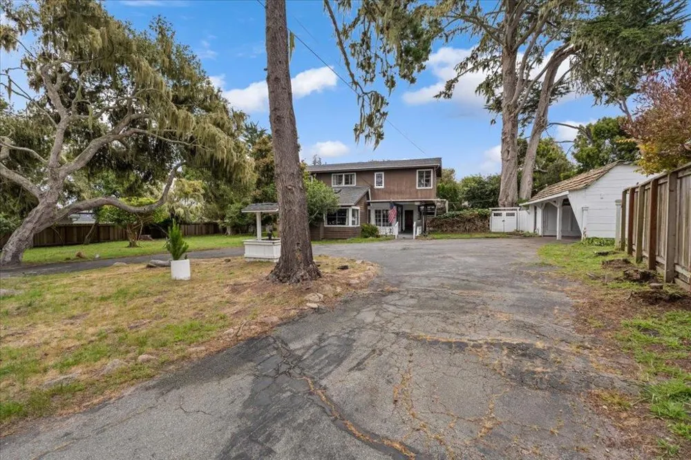 841 Congress Avenue Pacific Grove, CA 93950