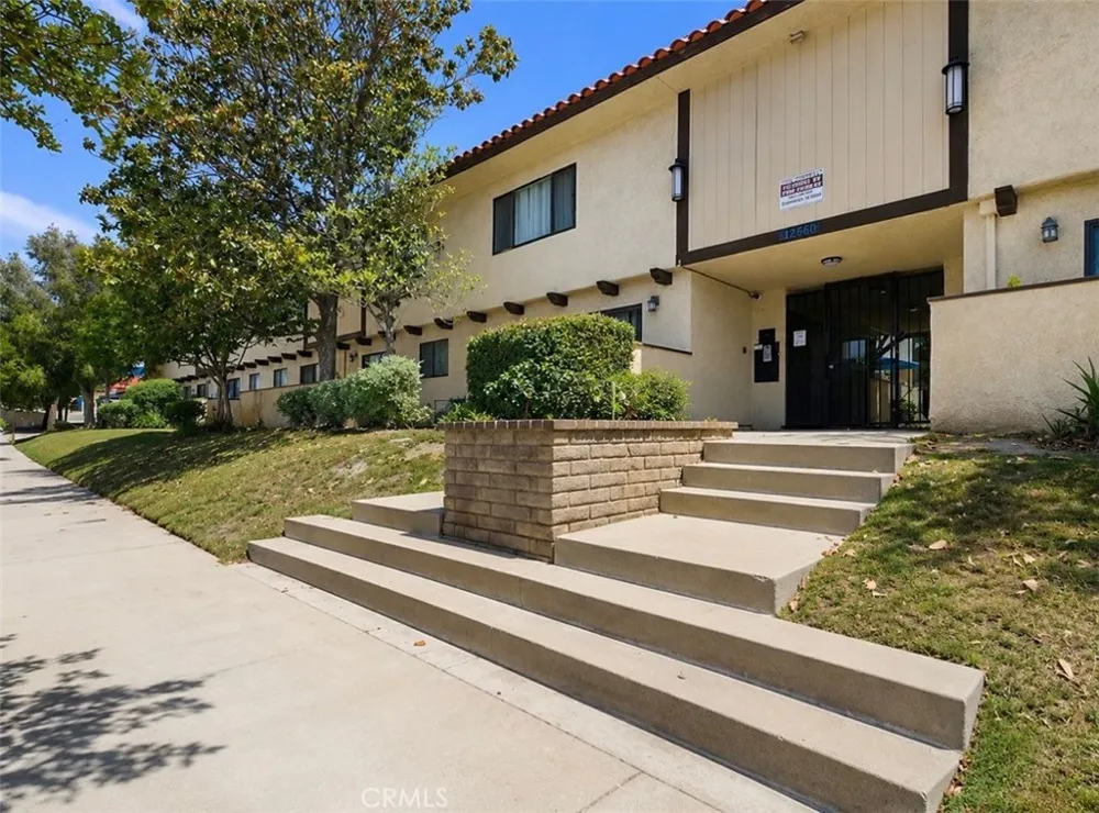 13540 Hubbard #28 Sylmar, CA 91342