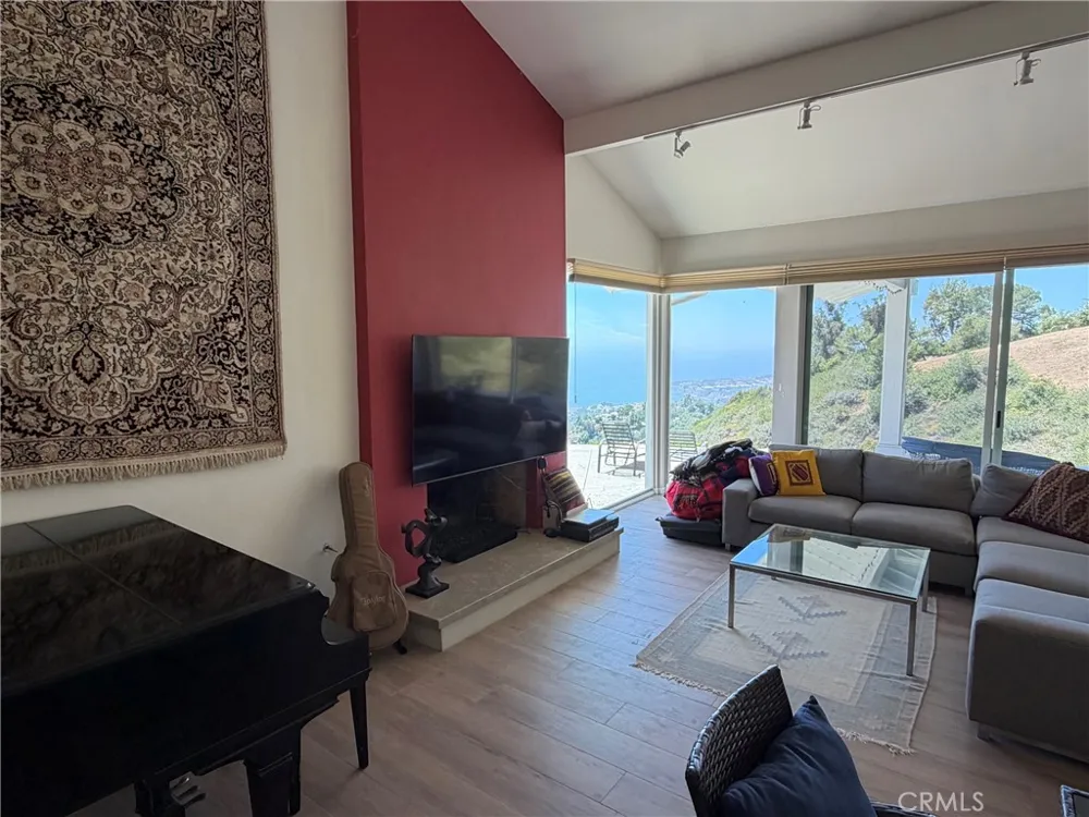 7 Southfield Drive Rolling Hills, CA 90274