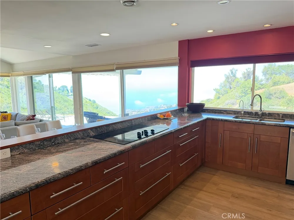 7 Southfield Drive Rolling Hills, CA 90274