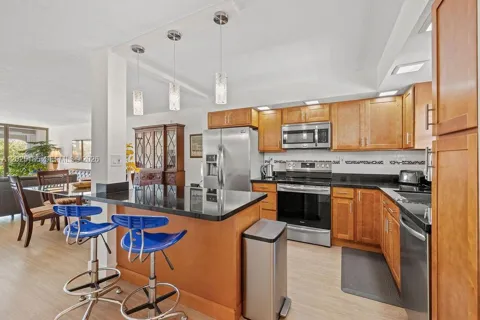 5300 Highway A1a #302