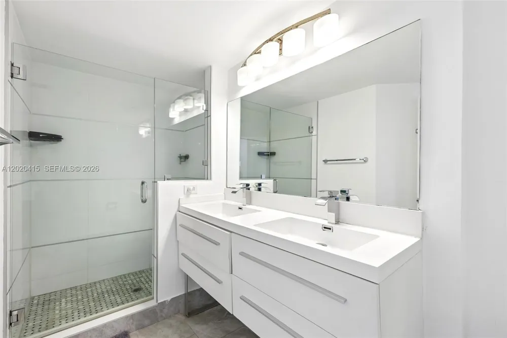 17150 Bay Rd #2808 Sunny Isles Beach, FL 33160