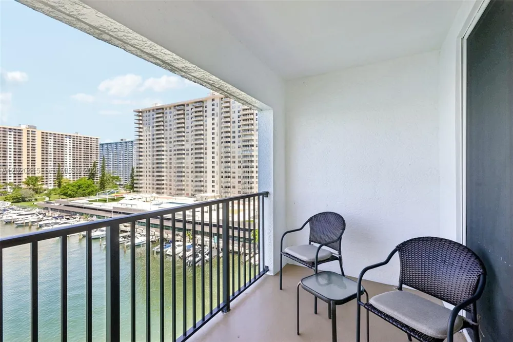 17150 Bay Rd #2808 Sunny Isles Beach, FL 33160