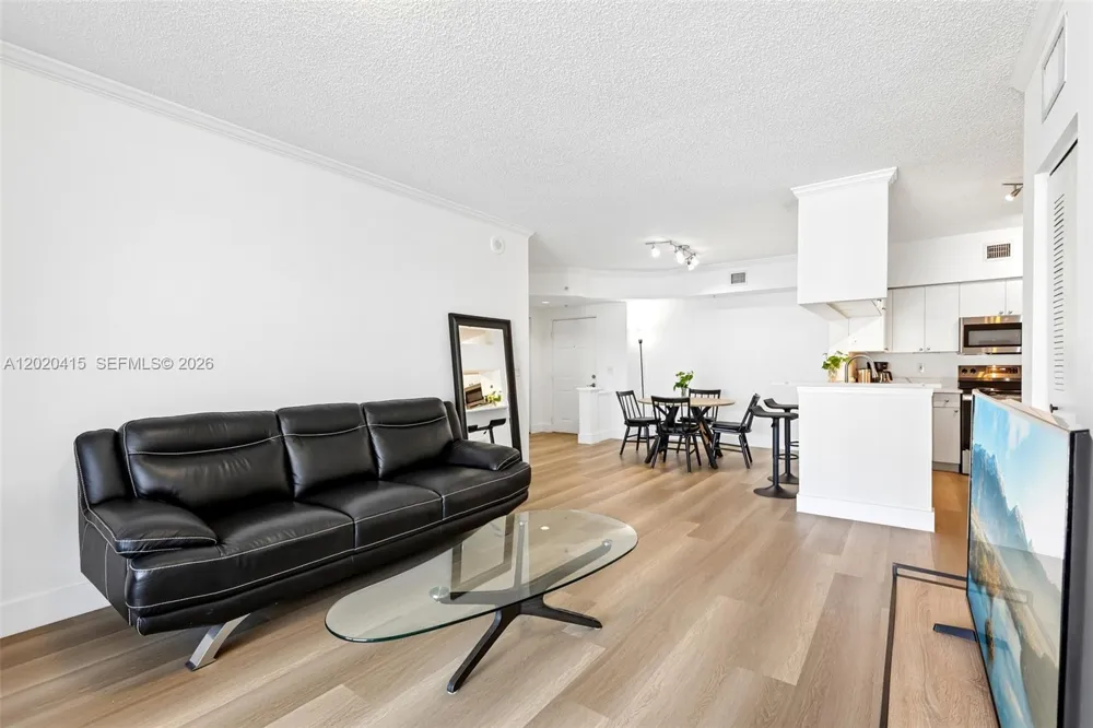 17150 Bay Rd #2808 Sunny Isles Beach, FL 33160