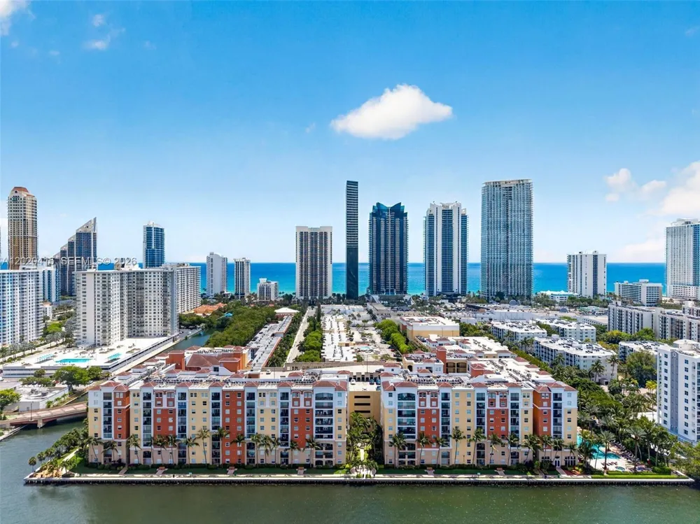 17150 Bay Rd #2808 Sunny Isles Beach, FL 33160