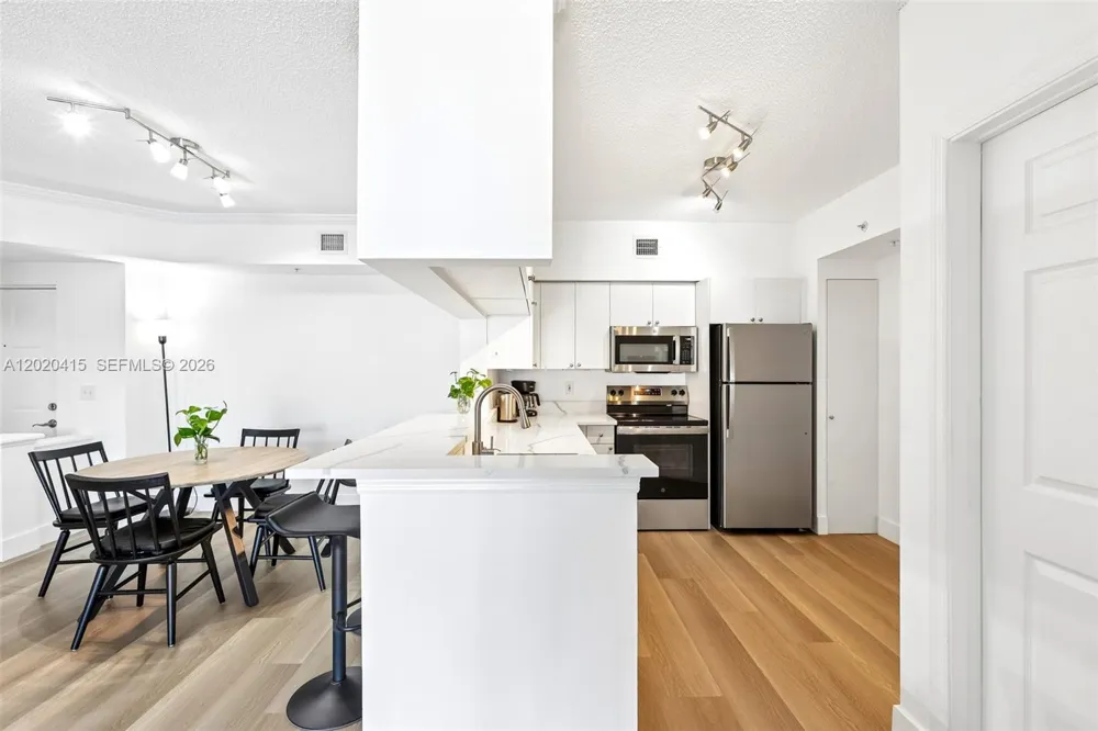 17150 Bay Rd #2808 Sunny Isles Beach, FL 33160