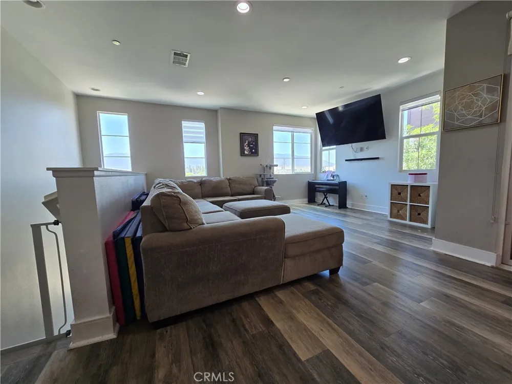 1014 Savi Drive #104 Corona, CA 92878