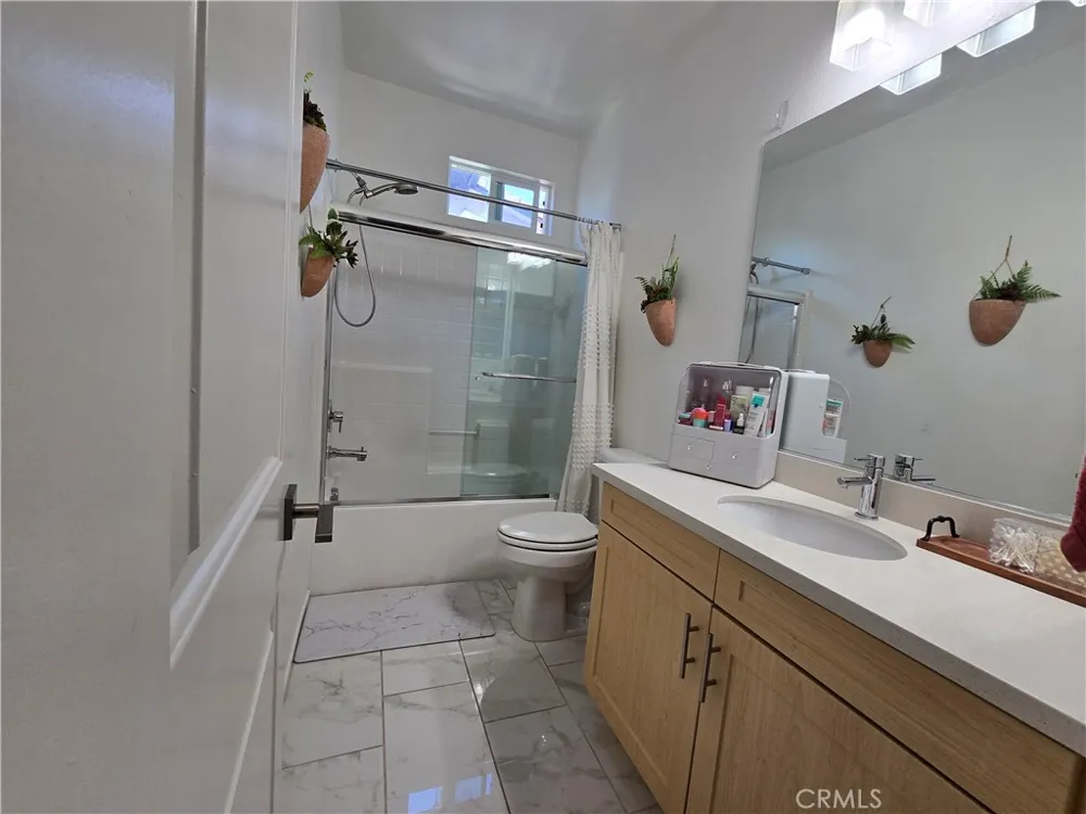 1014 Savi Drive #104 Corona, CA 92878
