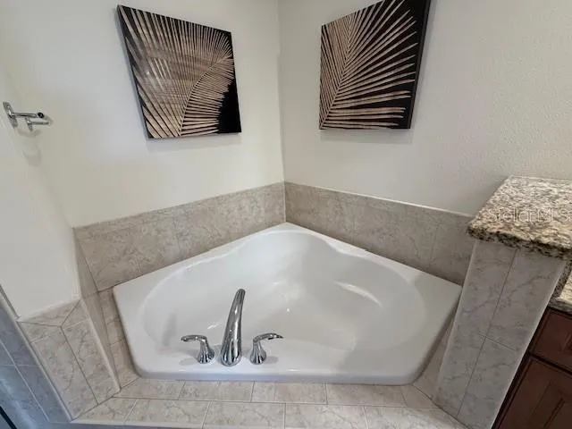 7710 LAKE VISTA COURT #302 Lakewood Ranch, FL 34202