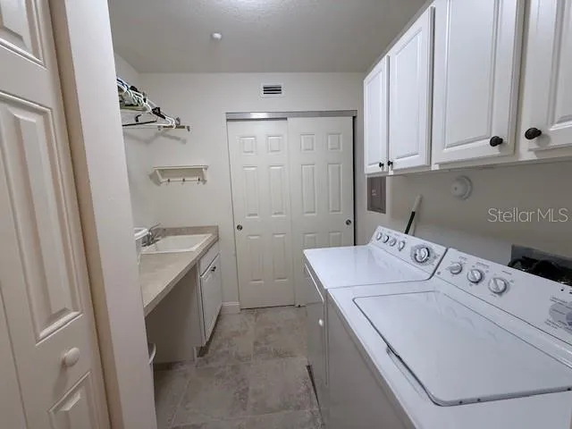 7710 LAKE VISTA COURT #302 Lakewood Ranch, FL 34202