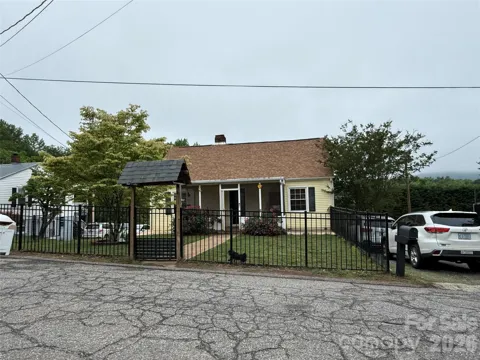 709 Dixie Avenue NW