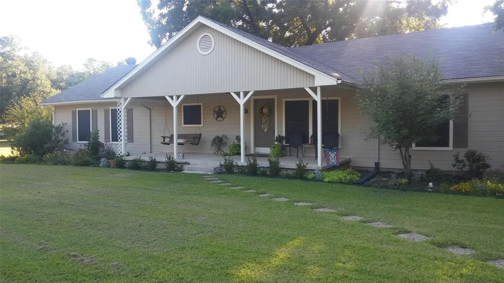214 County Rd 4870 Newark, TX 76071