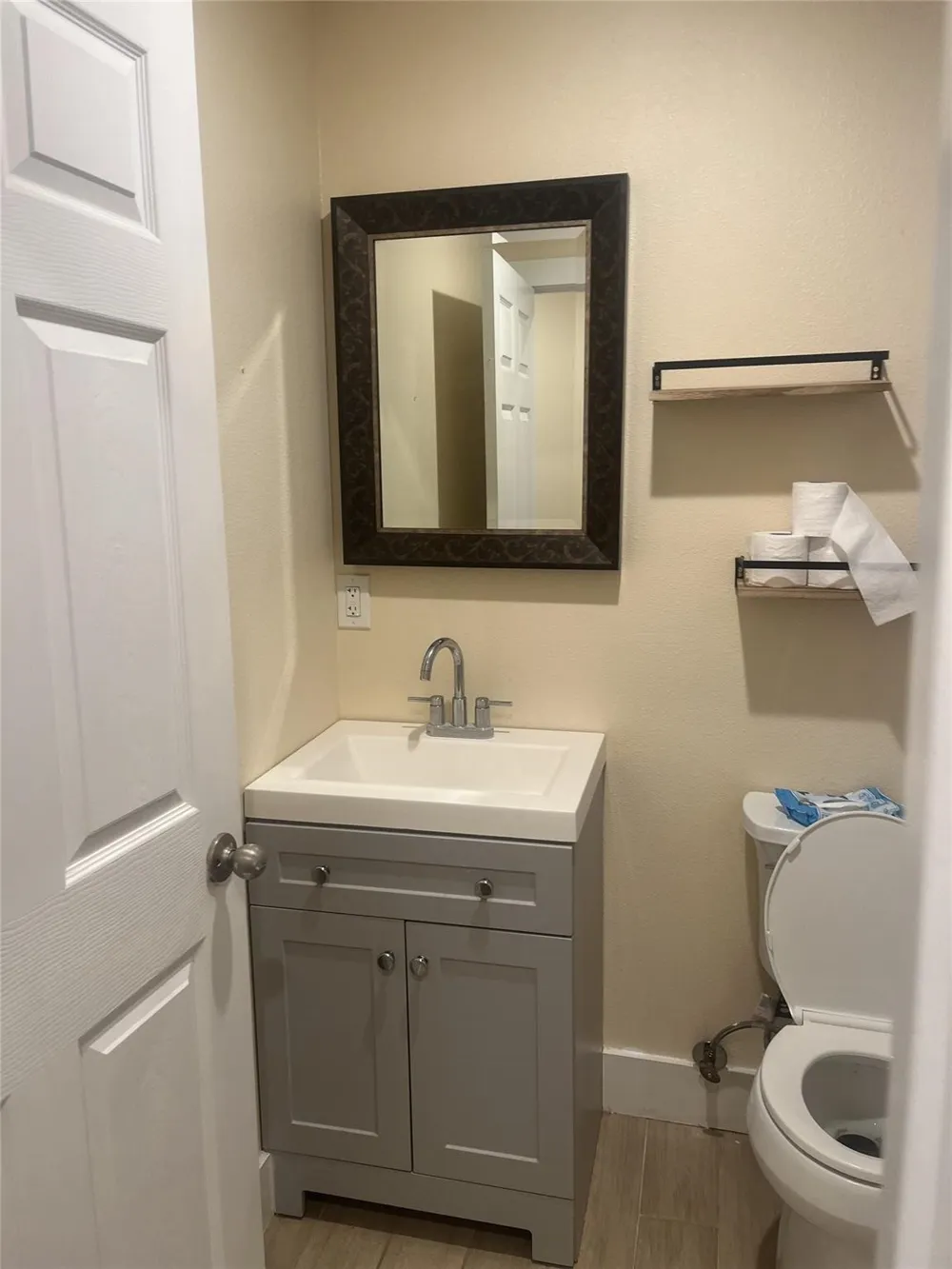 214 County Rd 4870 Newark, TX 76071