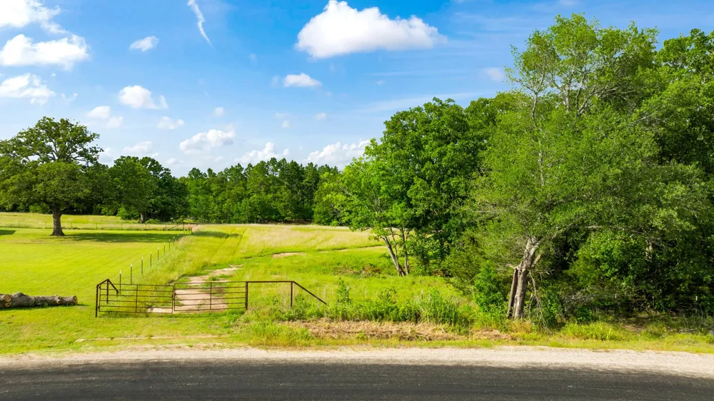 958 County Road 37000 Sumner, TX 75486