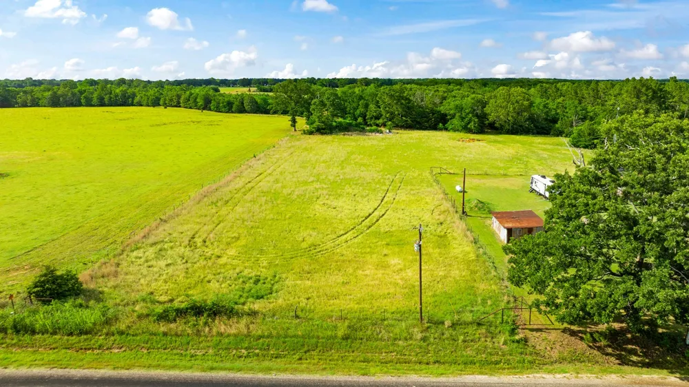 958 County Road 37000 Sumner, TX 75486