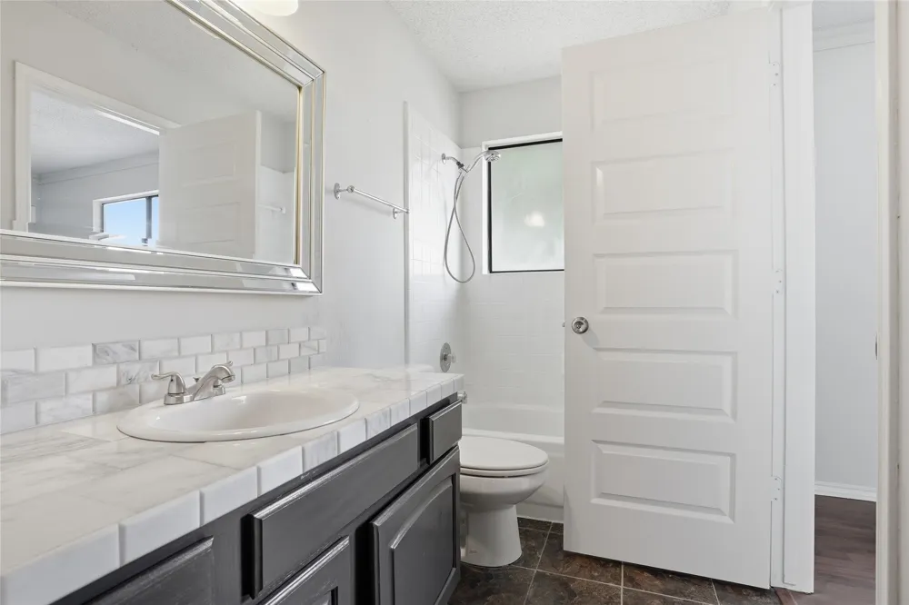 2142 Falcon Ridge Drive Carrollton, TX 75010